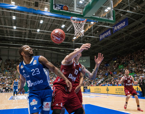 地保持绝对 地保持绝对