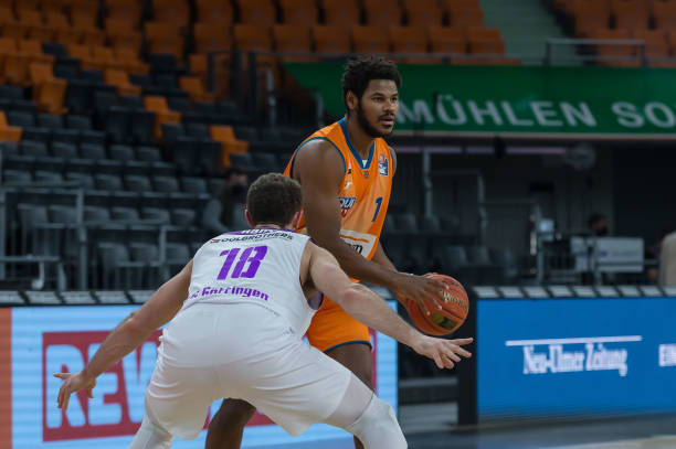 山西男篮的 山西男篮的